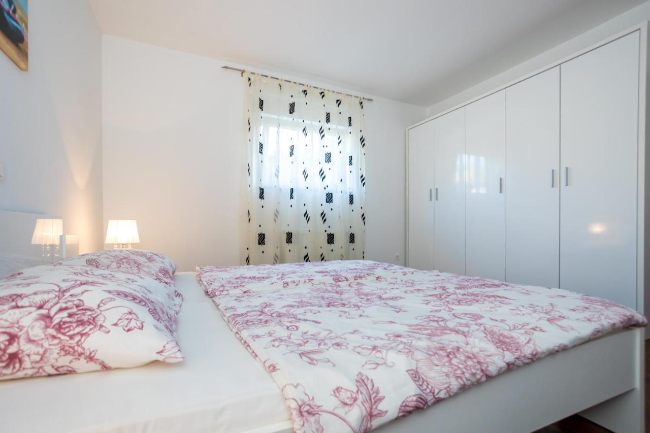 Apartment Sandra Malinska *